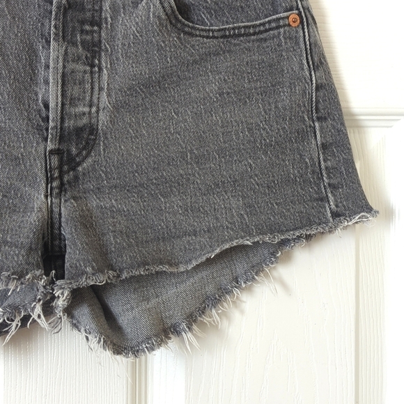 Levi's Premium 501 Classic High Rise Cut Off Raw Hem Button Fly Jean Shorts 25 - Picture 10 of 13